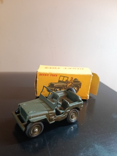 Voiture dinky toys jeep - dinky,