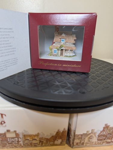 Lilliput lane circular - lilliput, cottage