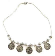 COLLANA BIGIOTTERIA METALLO COLOR ARGENTO STILE ETNICO ORIENTALE PENDENTE MONETE
