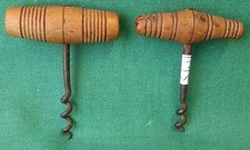 COPPIA VECCHI CAVATAPPI TIRE-BOUCHON CORKSCREW  IN LEGNO E FERRO. N° II75