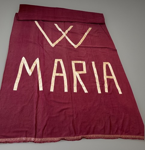 Grande drappo mariano rosso - grande,