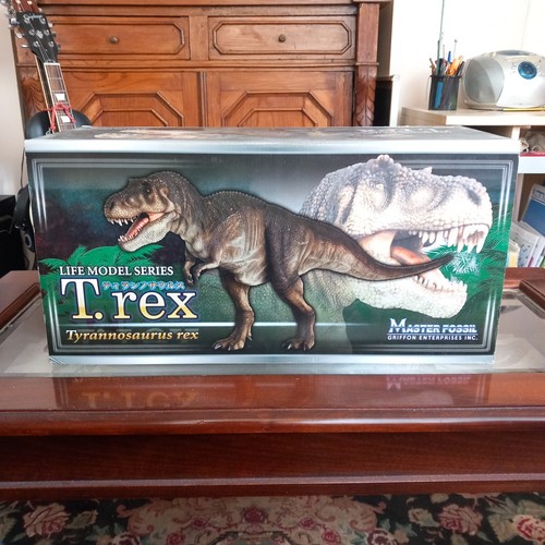 Life model series - series, t.rex