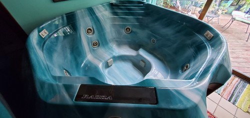 Jacuzzi hot tub - hot, spa