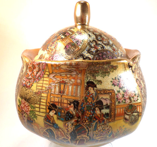 Satsuma style lidded jar - lidded,
