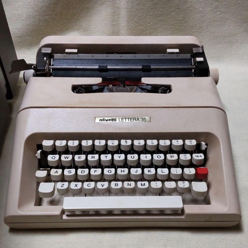 Olivetti lettera typewriter - lettera, 35