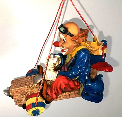 Statua figura clown volante - figura,