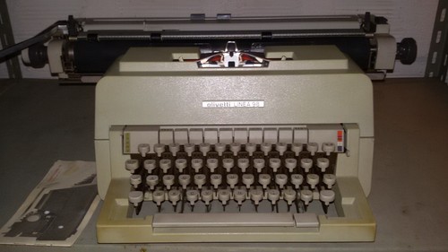Macchina scrivere olivetti - da,