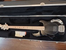 Music man Stingray // Basso