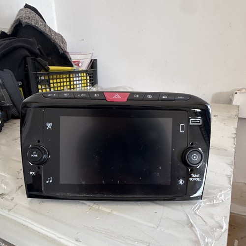 Stereo radio lancia y - /,