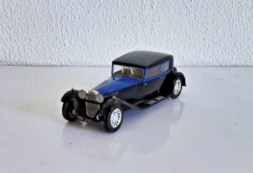 Voiture ixo altaya - 1/43,
