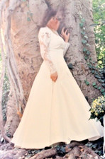 abito da sposa in seta e pizzo