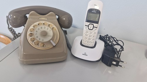 Telefoni vintage due modelli - vintage,