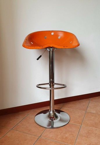 Sgabello artigianale vintage