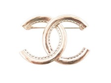 NEUF BROCHE CHANEL LOGO CC EN METAL DORE COLLECTION 2022 GOLDEN NEW BROOCH 650€