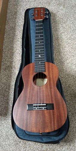 Ukulele soprano strumento