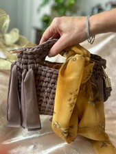 Borsetta fatta interamente