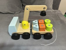 Camion Gru in Legno Giocattolo