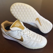 Nike Tiempo R10 Ronaldinho
