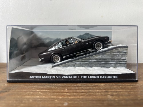 Aston martin vantaggioge - martin, v8