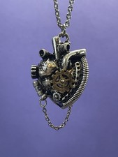 Medaglione cuore meccanico