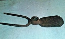 ANTICA ZAPPA  D'EPOCA IN FERRO BATTUTO 