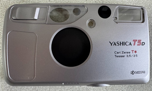 Nuovissimo kyocera yashica - nuovissimo!,