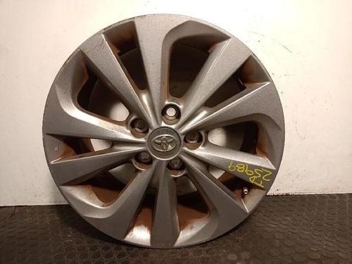 4261102f00 llanta toyota - llanta, auris