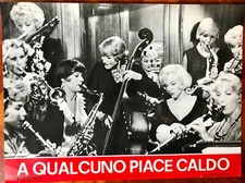 A QUALCUNO PIACE CALDO -