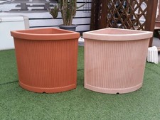 amc 55 VASO IN RESINA MILLERIGHE ANGOLARE