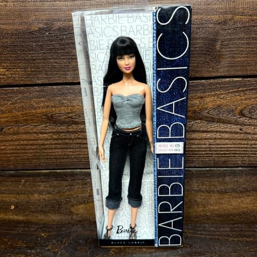 Nuovo 2010 barbie basics model - barbie,