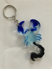 Portachiavi in resina Segno zodiacale Scorpione Blu, azzurro e nero