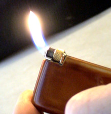 Briquet Ancien - Flaminaire Crillon Laque  - Vintage Lighter Feuerzeug Accendino