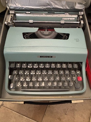 Lettera olivetti azzurrina - lettera, 32