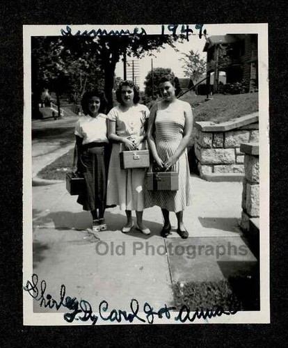 1949 donne marciapiede con - 1949,