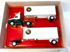 Vecchio camion Dominion Trucking Company doppio Winross scala 1/64