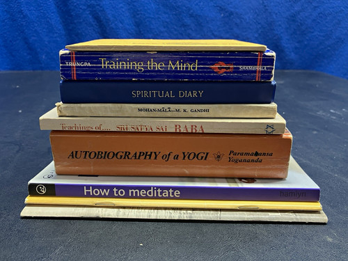 Lot 1970s meditation - 7,