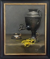 Quadro d’olio di natura morta con gli oggetti russi sul legno in stilo classico