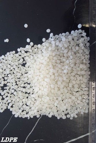 Granuli plastica in - granuli, di