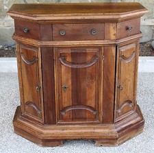 Credenzino noce massello materiale antico stile seicento Italia - '900