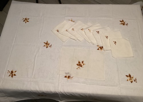 Servizio tavola ricamato