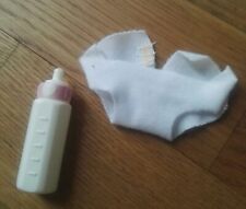 pannolino e biberon in tessuto