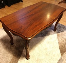 Tavolino d'antiquariato in