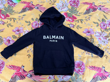 Felpa nera con cappuccio