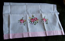 Asciugamano di Lino• Ricamato a mano Punto croce • Vintage