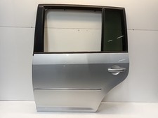 Puerta trasera izquierda