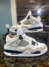 Air Jordan 4 Military Black -