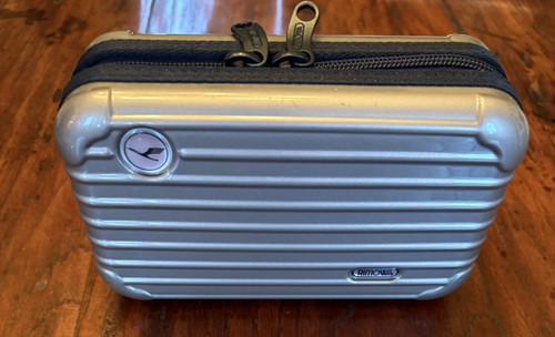 Rimowa lufthansa amenity kit - amenity,