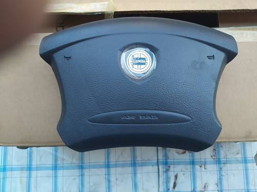 Lancia airbag - y,