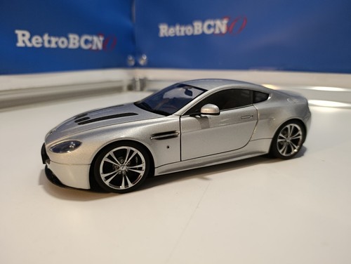 Autoart aston martin v12 - autoart,