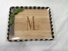 M Monogram 9” Pollici